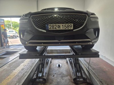2021 Genesis GV70 photo 3