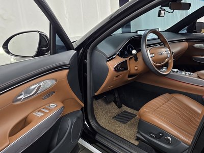 2023 Genesis GV70 photo 10