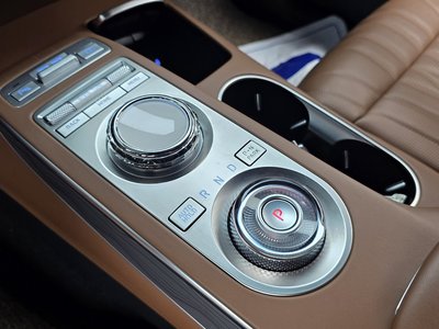 2023 Genesis GV70 photo 9