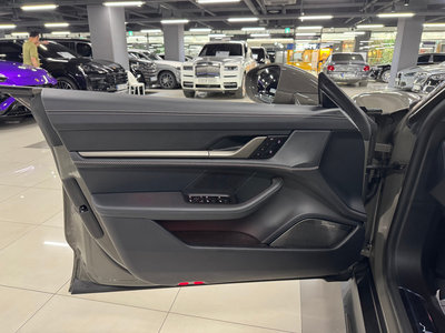 2025 Porsche TAYCAN photo 7