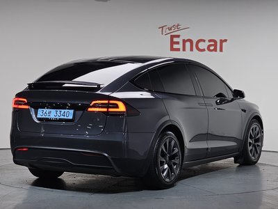 TESLA MODEL X - 3