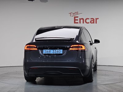 TESLA MODEL X - 4