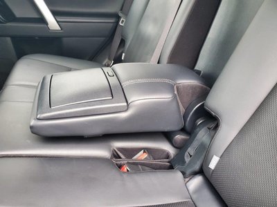 TOYOTA LAND CRUISER PRADO - 8