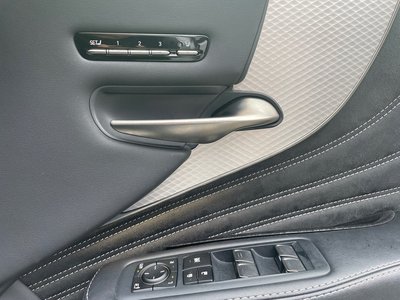 2018 Lexus LS — миниатюра 18