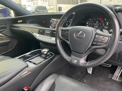 2018 Lexus LS — миниатюра 13