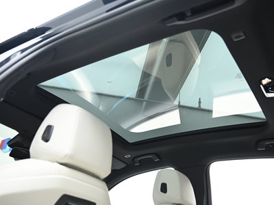 2025 BMW 5 SERIES — миниатюра 19