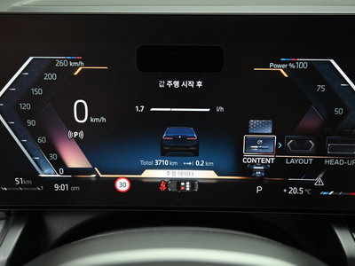 2025 BMW 5 SERIES 照片 8
