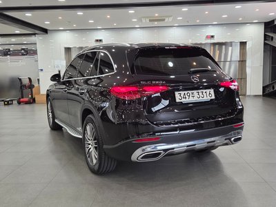 MERCEDES-BENZ GLC - 7