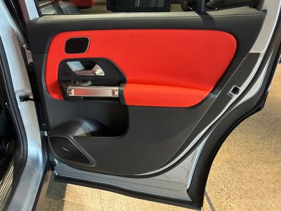 2025 Mercedes-BENZ GLB 缩略图 14