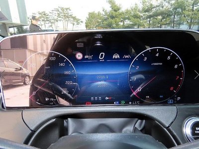 MERCEDES-BENZ E-CLASS - 9