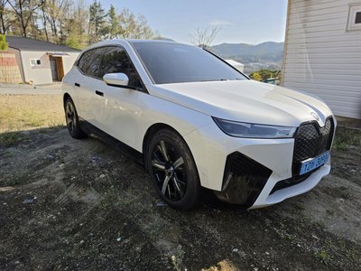 BMW IX - 3