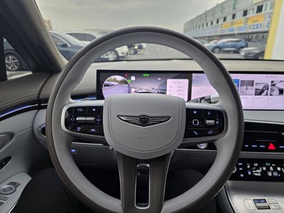 2024 Genesis GV70 photo 9