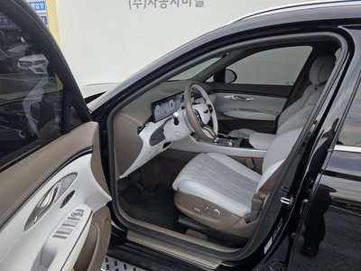 2024 Genesis GV70 photo 7