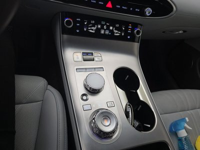 2024 Genesis GV70 thumbnail 11