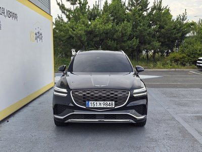 2024 Genesis GV70 photo 2