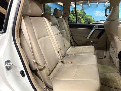 TOYOTA LAND CRUISER PRADO - 9