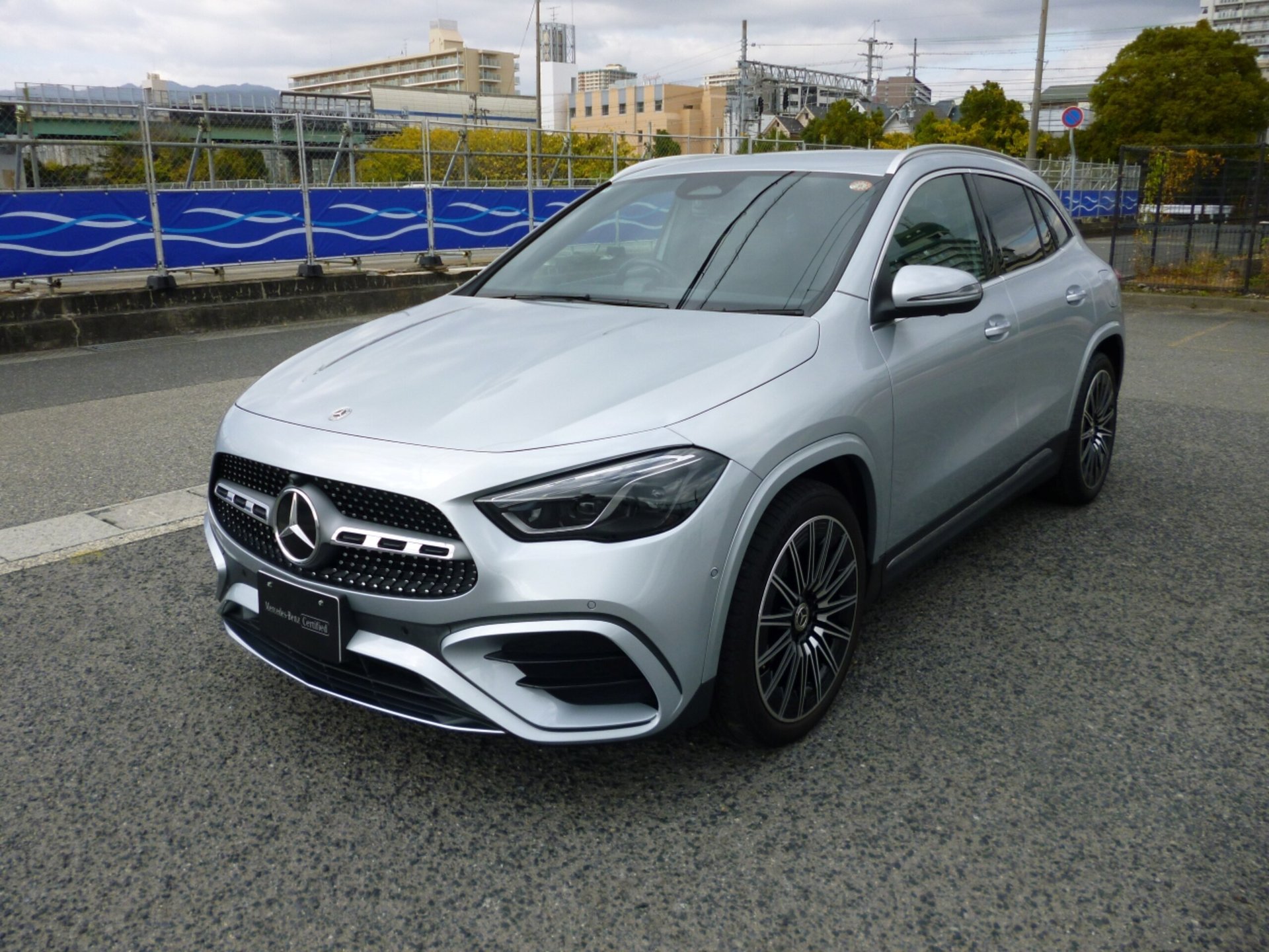 MERCEDES-BENZ GLA - View 1