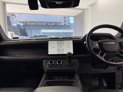 LAND ROVER DEFENDER - 2