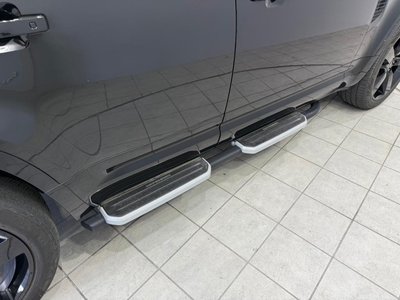 LAND ROVER DEFENDER - 5