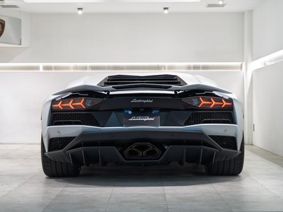 LAMBORGHINI AVENTADOR - 6
