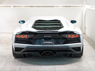LAMBORGHINI AVENTADOR - 7