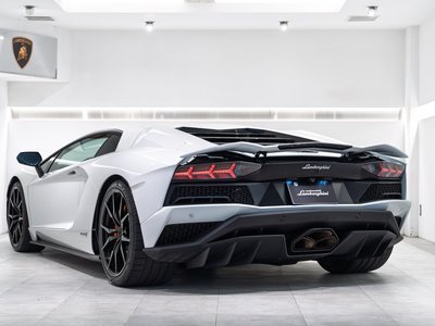 LAMBORGHINI AVENTADOR - 9