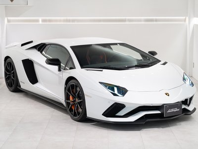 LAMBORGHINI AVENTADOR - 3