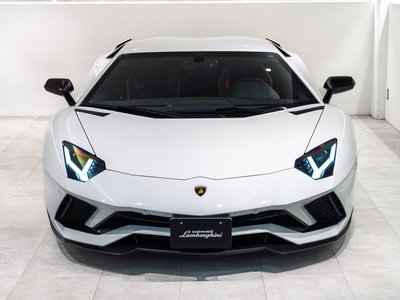 LAMBORGHINI AVENTADOR - 4