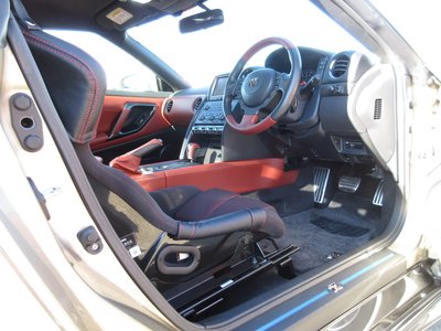NISSAN GT-R - 6