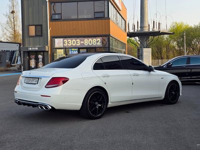 MERCEDES-BENZ E-CLASS - 4