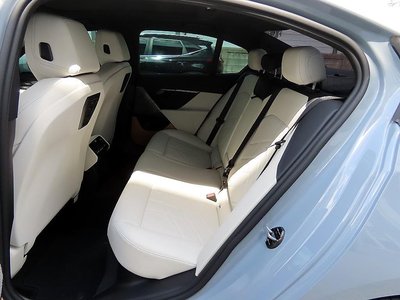 صورة 7 لـ 2025 BMW 5 SERIES