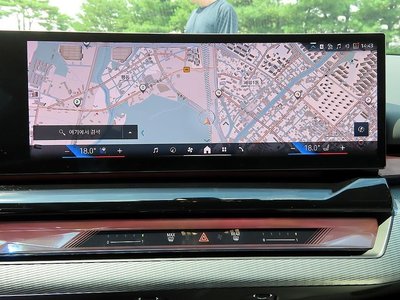 2025 BMW 5 SERIES — миниатюра 15