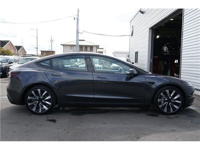 TESLA MODEL 3 - 6