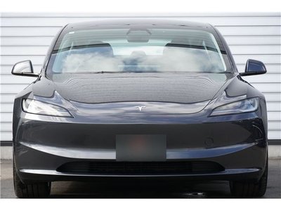 TESLA MODEL 3 - 5