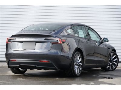 TESLA MODEL 3 - 3