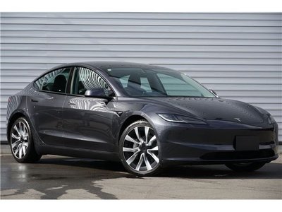 TESLA MODEL 3 - 1