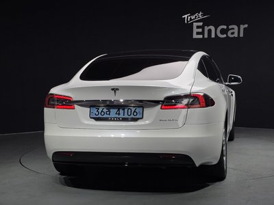 TESLA MODEL S - 3