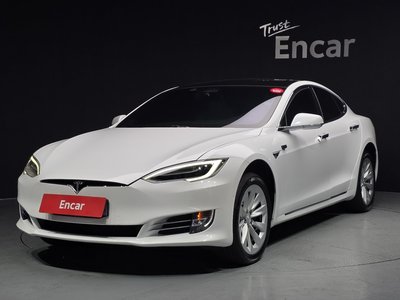 TESLA MODEL S - 1