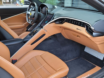 2021 Ferrari ROMA — миниатюра 17