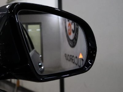 MERCEDES-BENZ E-CLASS - 9