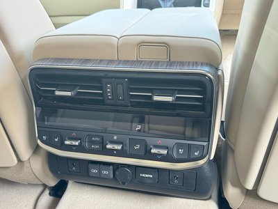 صورة مصغرة 77 لـ 2025 Toyota LAND CRUISER 300