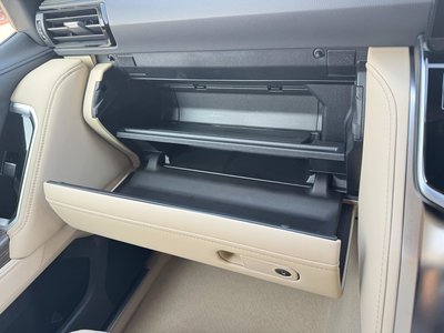 صورة مصغرة 76 لـ 2025 Toyota LAND CRUISER 300