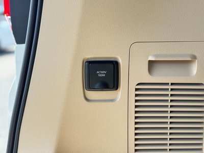 صورة مصغرة 79 لـ 2025 Toyota LAND CRUISER 300