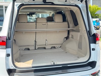 صورة مصغرة 43 لـ 2025 Toyota LAND CRUISER 300