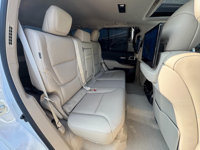 صورة مصغرة 54 لـ 2025 Toyota LAND CRUISER 300