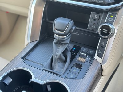 صورة مصغرة 64 لـ 2025 Toyota LAND CRUISER 300
