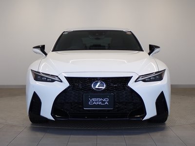 LEXUS IS - 9