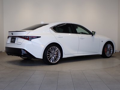 LEXUS IS - 8