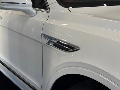 صورة مصغرة 14 لـ 2023 Bentley BENTAYGA
