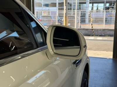 صورة مصغرة 16 لـ 2023 Bentley BENTAYGA